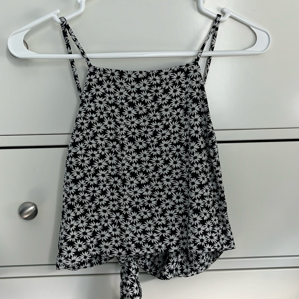 American Eagle black and white flowered tank top size S